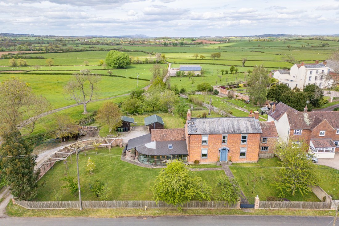 House in Westbury-on-Severn, England 2 - 17316146
