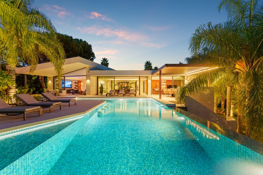 Villa in Elviria-Cabopino, Marbella, Spain 1 - 17725191