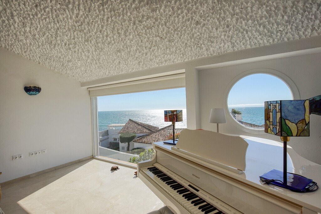 Villa in Estepona, Andalusia, Spain 1 - 17725280