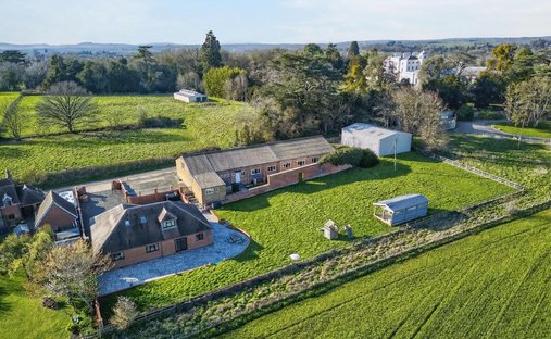 Bungalow in Hadzor, England 1