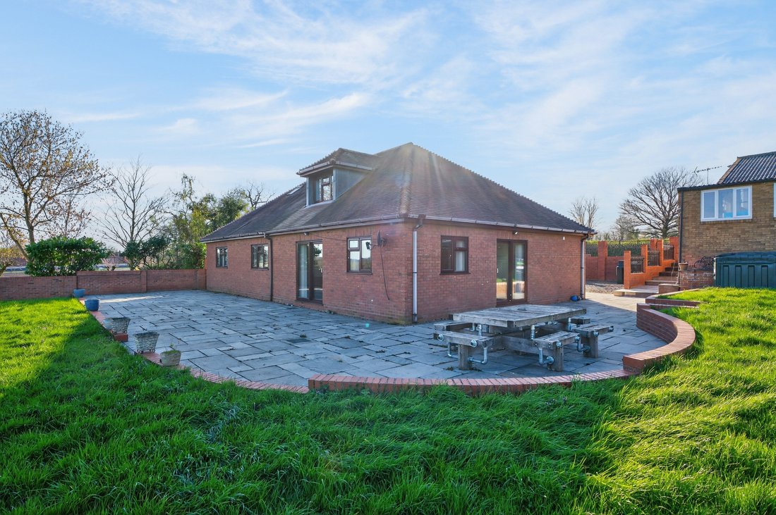 Bungalow in Hadzor, England 2 - 17725071