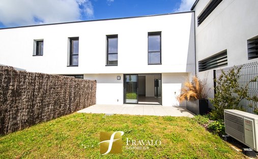 House in Zone Urbaine, Arradon, France 1