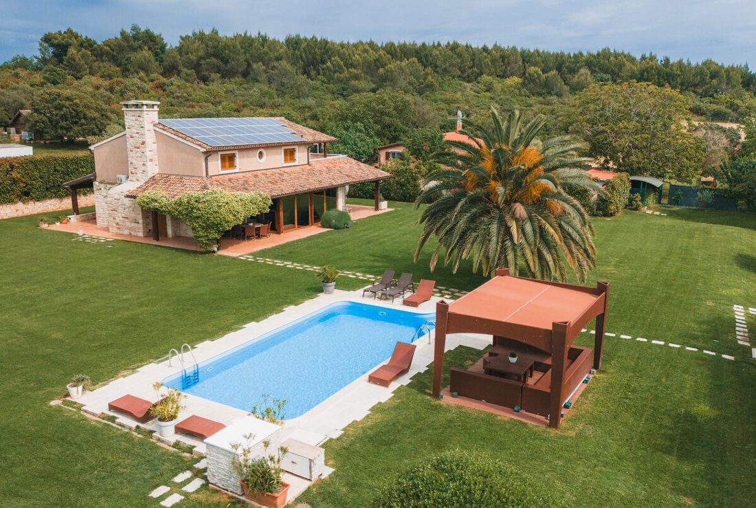 Villa in Mjesni odbor Gregovica, Grad Pula, Istria County 1 - 17725199