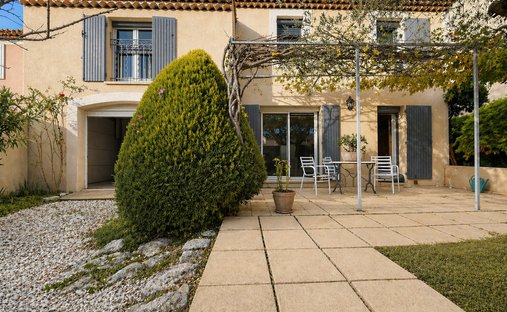 Villa in Granettes-Jauberte-Sainte Anne, Aix-en-Provence, France 1