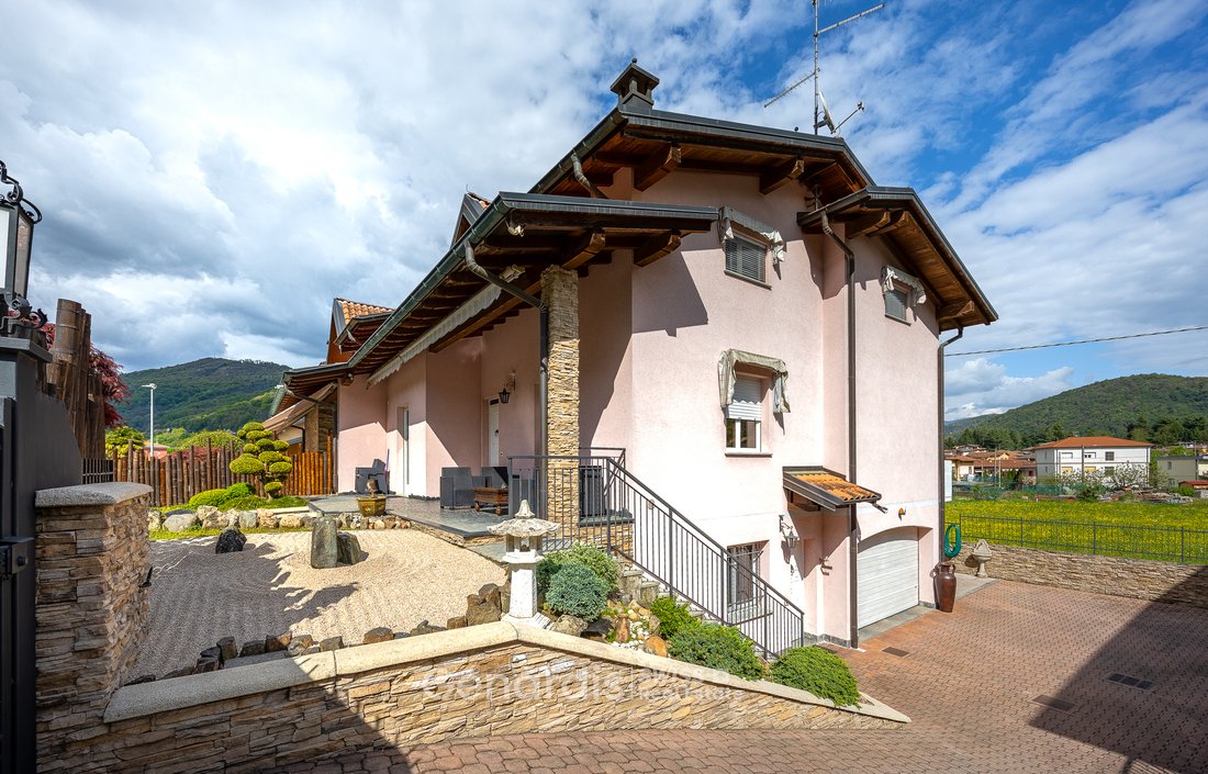 Villa in Lavena Ponte Tresa, Lombardei, Italien 4 - 17725439