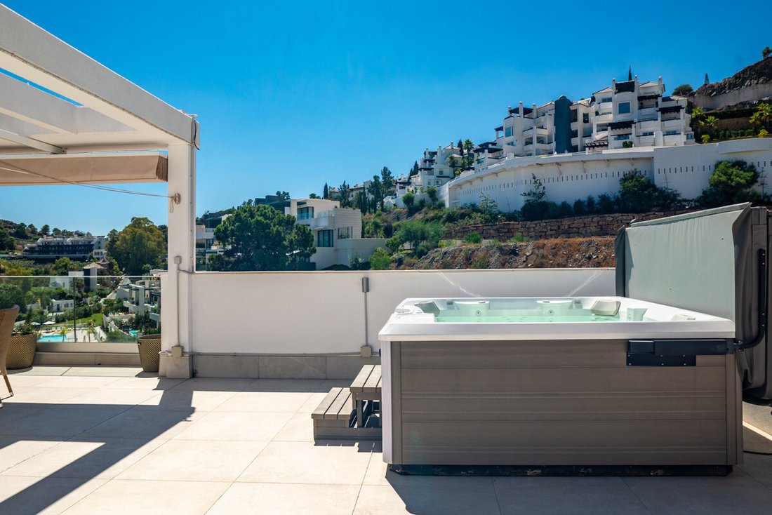 Penthouse in Benahavis, Andalusia, Spain 5 - 17725404