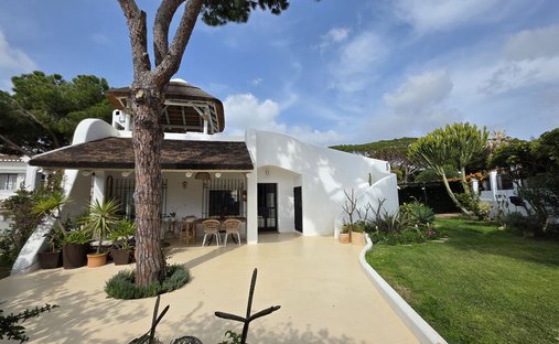 Villa in Sitio de Calahonda, Mijas, Spain 1