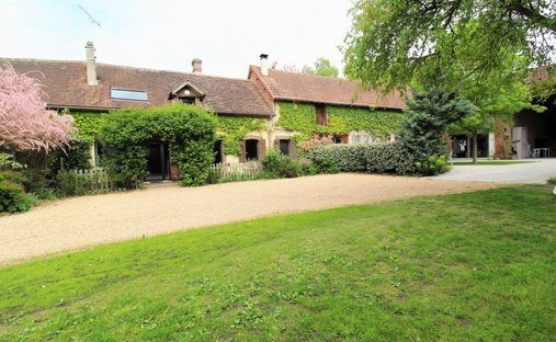 House in Houdan, Ile-de-France, France 1