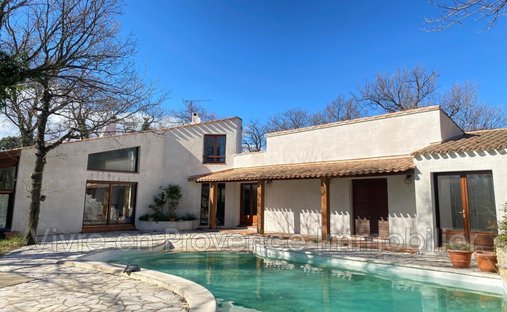 Villa in Ouest, Rochefort-du-Gard, Frankreich 1