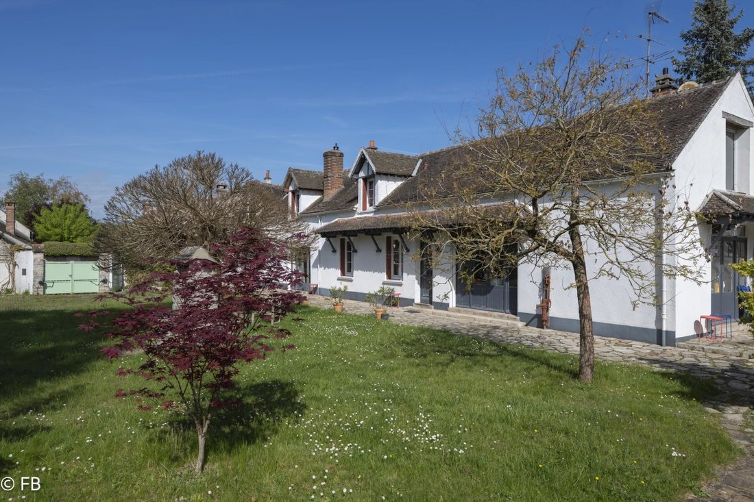 House in Le Vaudoué, Ile-de-France, France 2 - 17725604