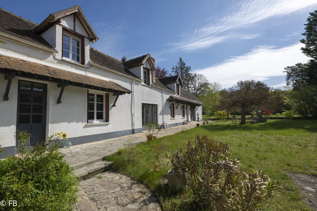 House in Le Vaudoué, Ile-de-France, France 1 - 17725604