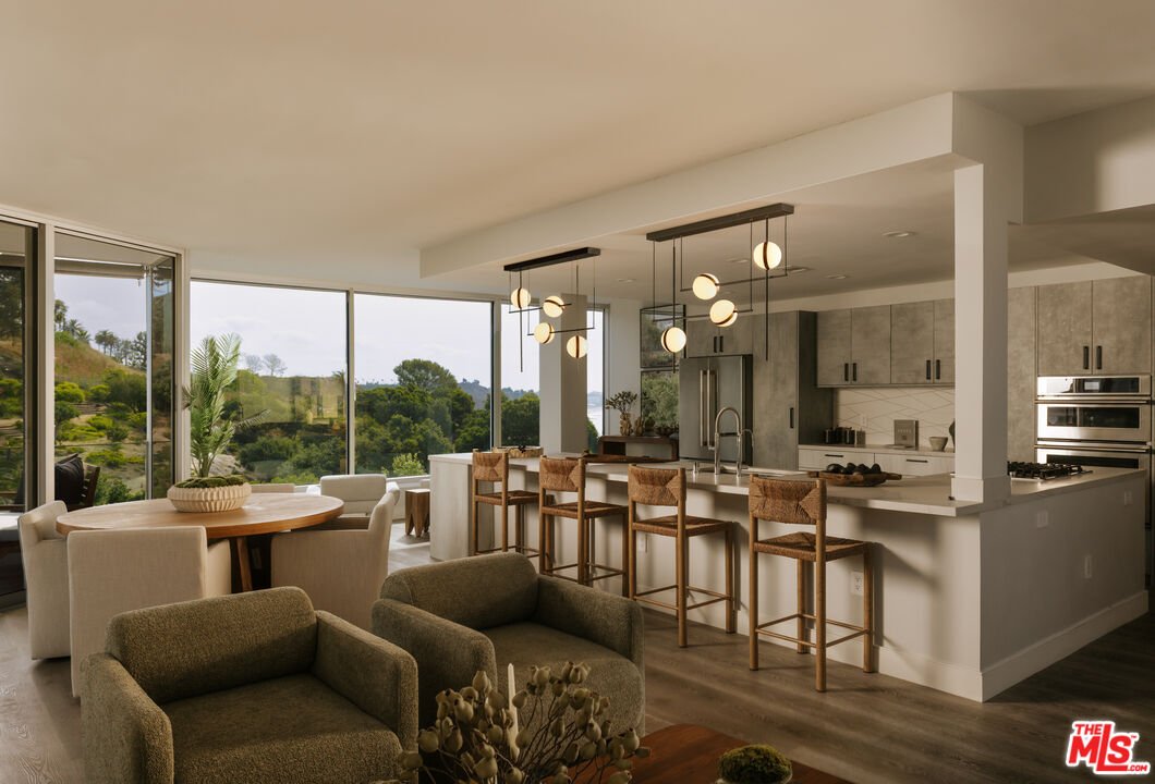 Condo in Los Angeles, California, United States 1 - 17725699