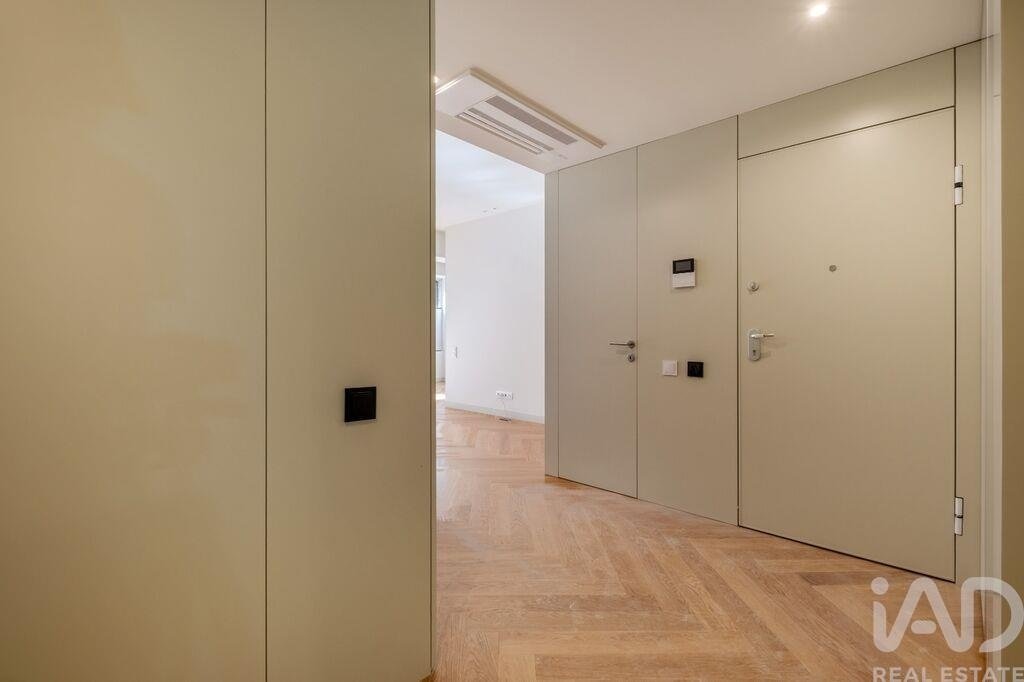 Apartment in Cedofeita, Santo Ildefonso, Se, Miragaia, Sao Nicolau e Vitoria, Porto District, Portugal 5 - 17074287