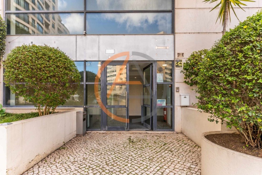 Apartment in Campolide, Lisbon, Portugal 3 - 17725503