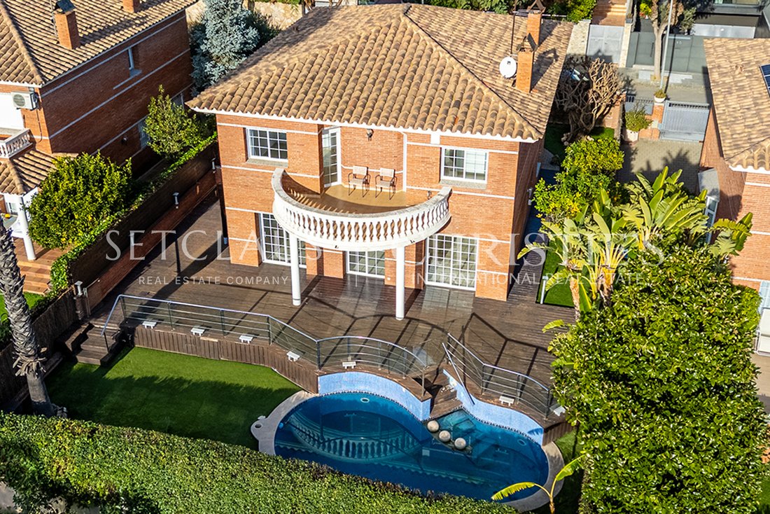 Chalet in Vilassar de Dalt, Catalonia, Spain 1 - 17725804