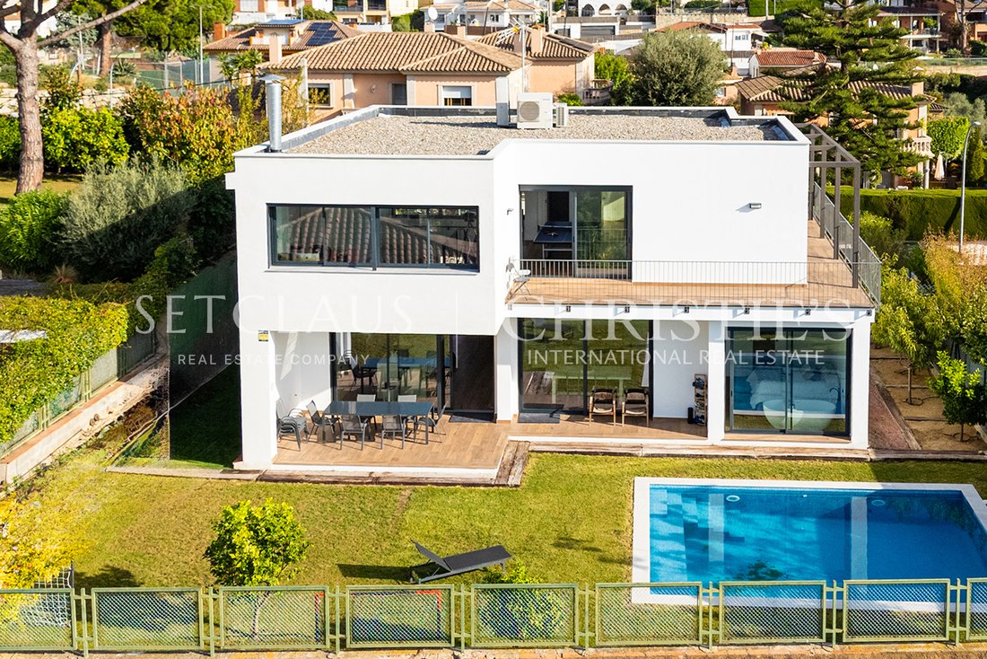 Chalet in Premia de Dalt, Catalonia, Spain 1 - 17725823
