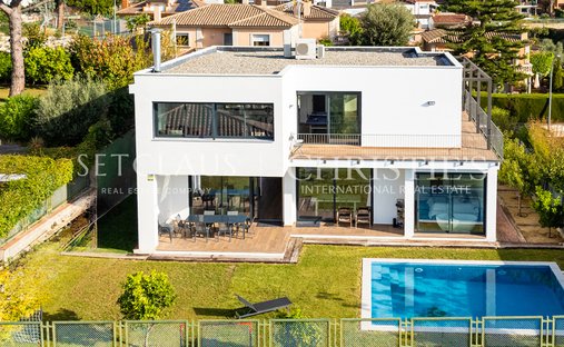 Chalet in Premia de Dalt, Catalonia, Spain 1