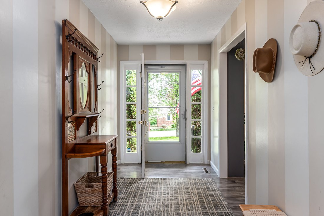 House in Laurel Park, North Carolina, United States 3 - 17725636