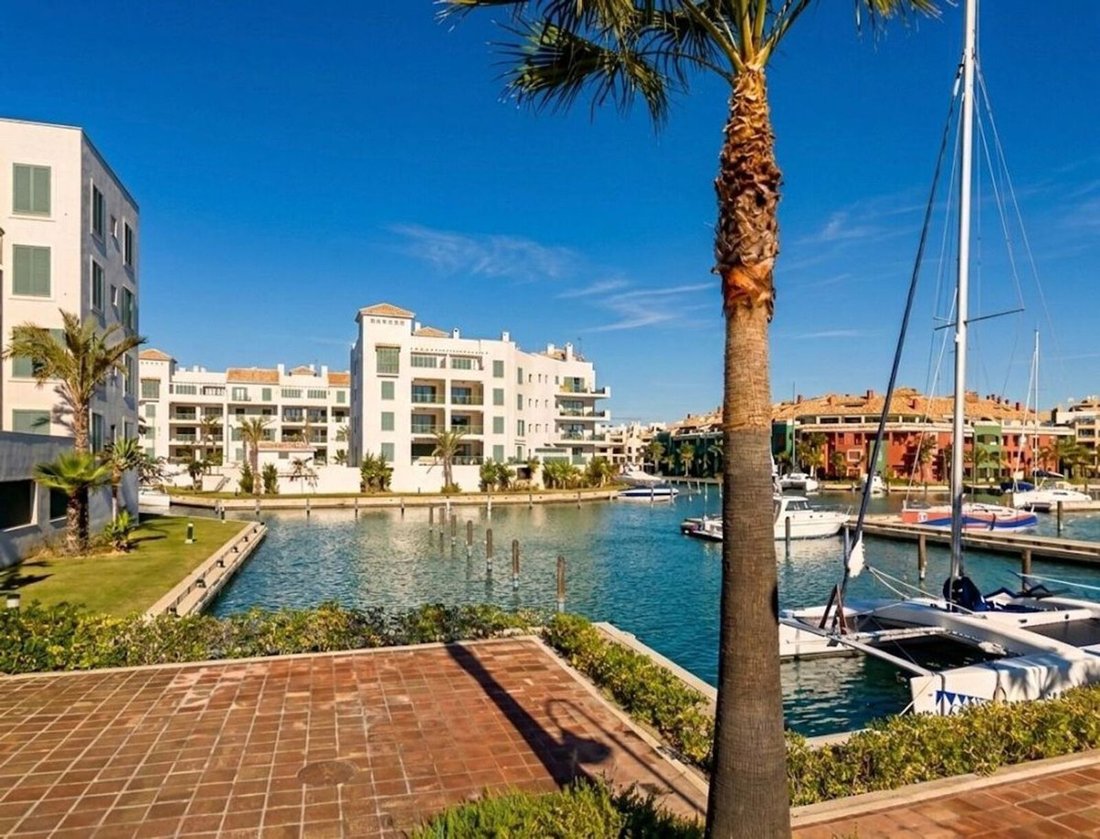Apartment in Sotogrande, San Roque, Andalusia 4 - 17572190