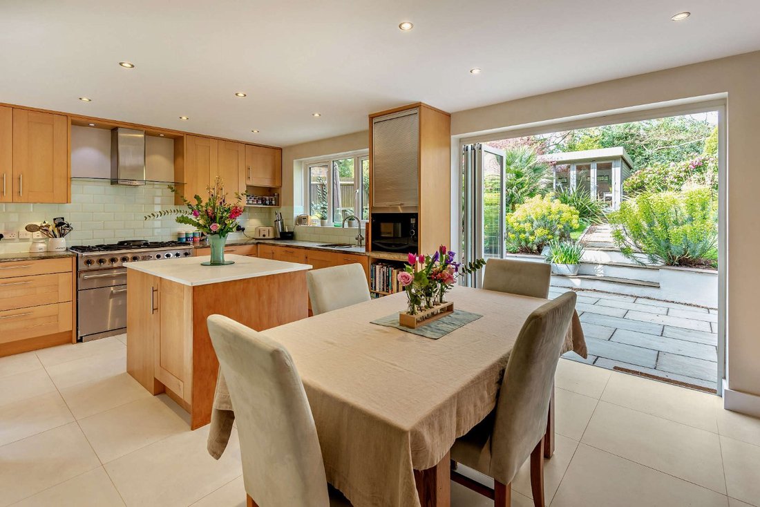 House in Ascot, England 2 - 17726077