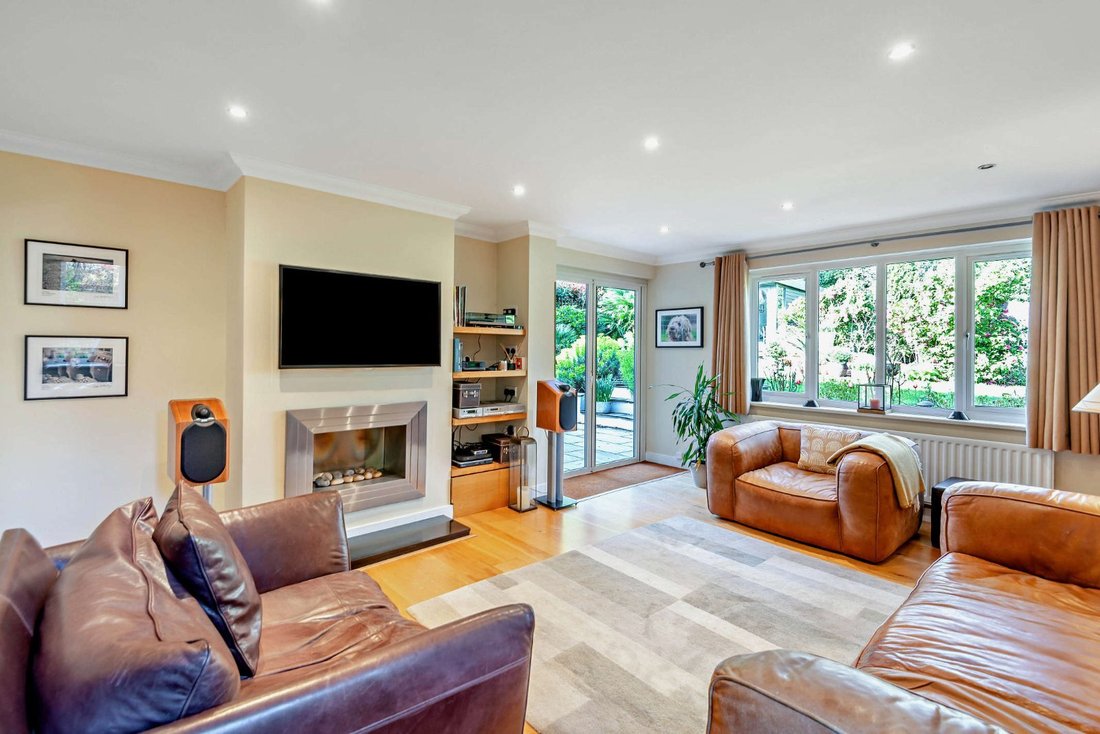 House in Ascot, England 3 - 17726077