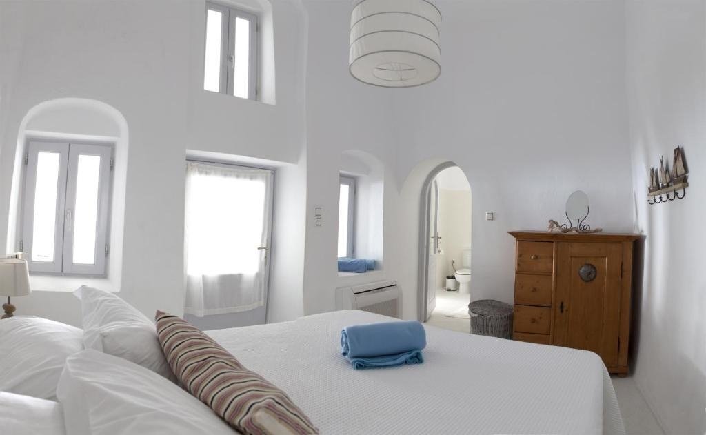 Villa in Thira, Aegean, Greece 2 - 17726095