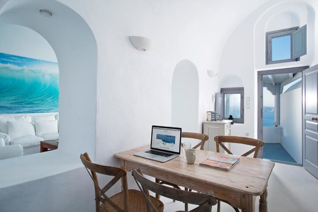 Villa in Thira, Aegean, Greece 3 - 17726095