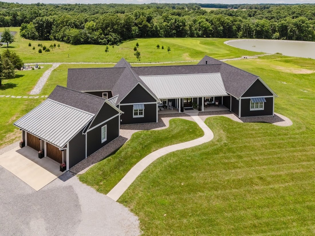 House in Tunnel Hill, Illinois, United States 1 - 17726168