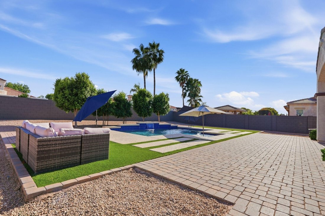 Gilbert, Arizona, United States 2 - 17726156