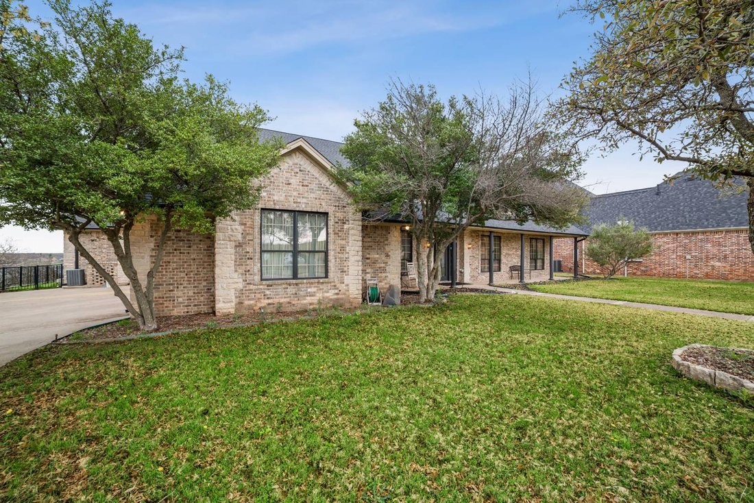 House in Granbury, Texas, United States 4 - 17726695