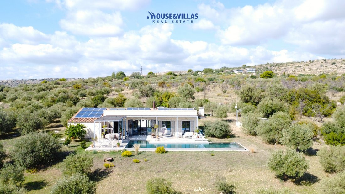 Villa in Center, Noto, Sicily 5 - 17728408