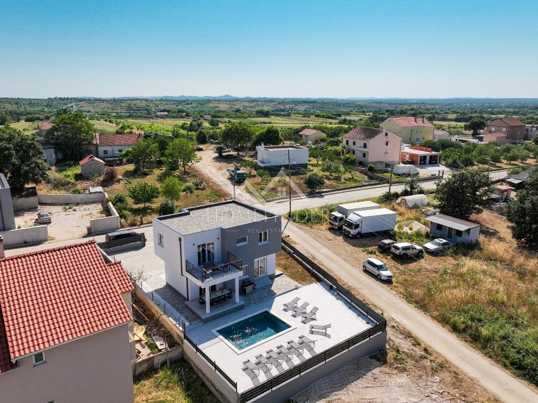 House in Opcina Policnik, Zadar County, Croatia 2 - 17728019