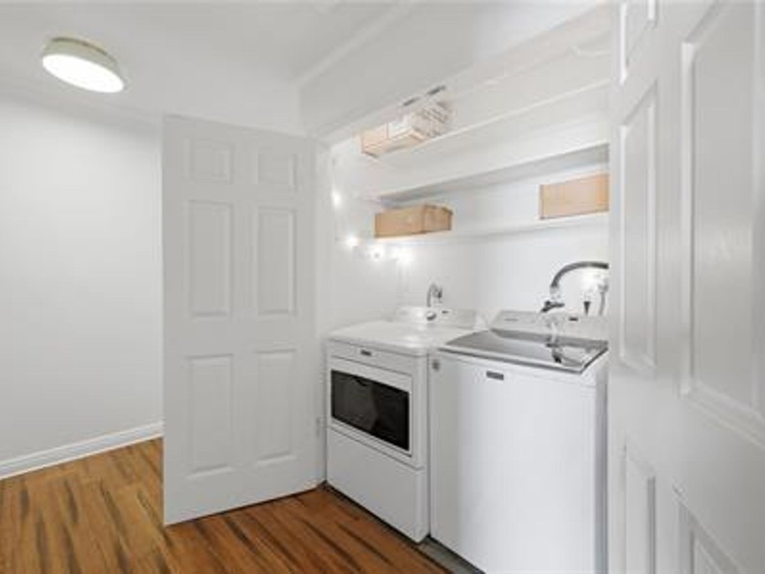 Condo in Signal Hill, California, United States 5 - 17066578