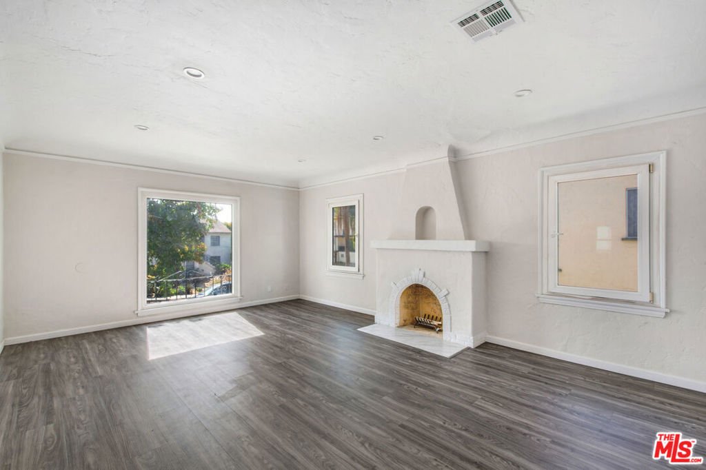 Los Angeles, California, United States 5 - 17729294