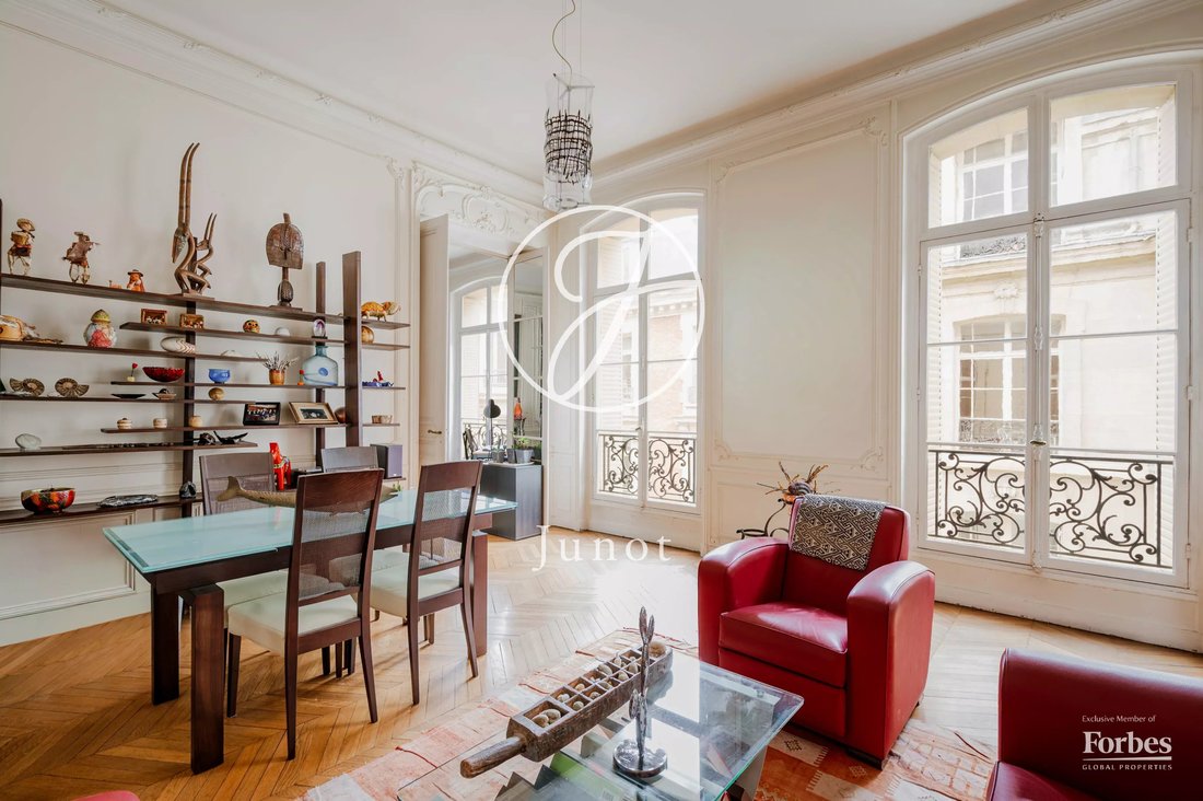 Apartment in Saint Philippe du Roule, Paris 8e Arrondissement, Paris 4 - 17558338