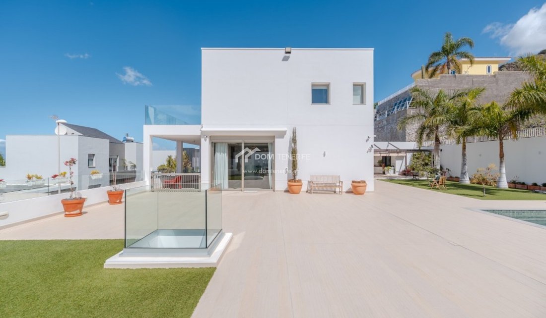 Villa in Costa Adeje, Adeje, Canary Islands 5 - 17727652