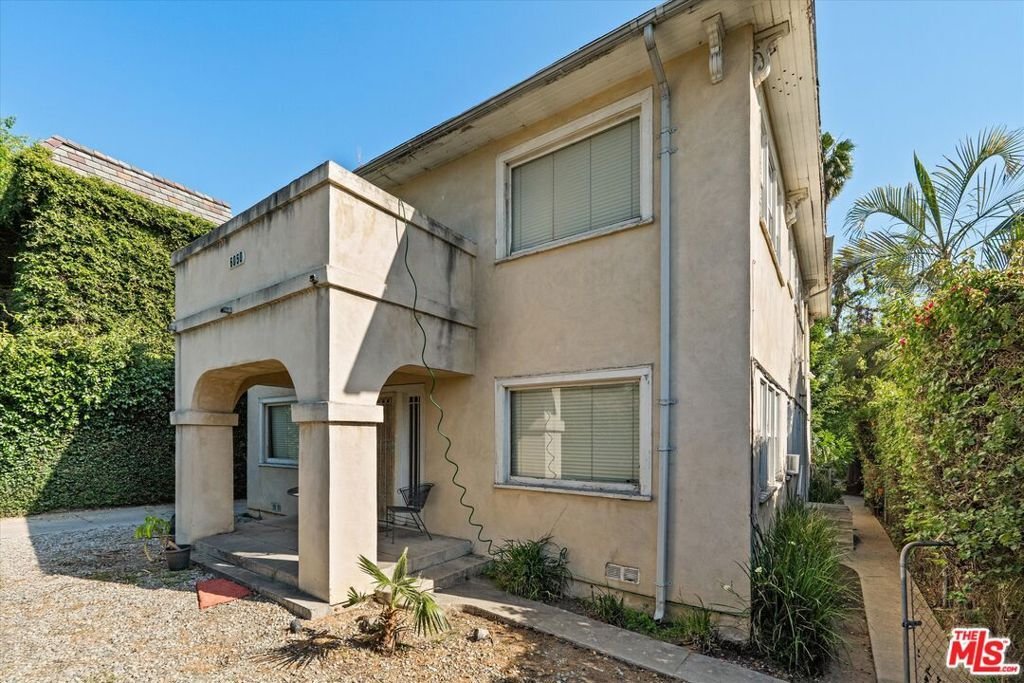 Los Angeles, California, United States 3 - 17729279