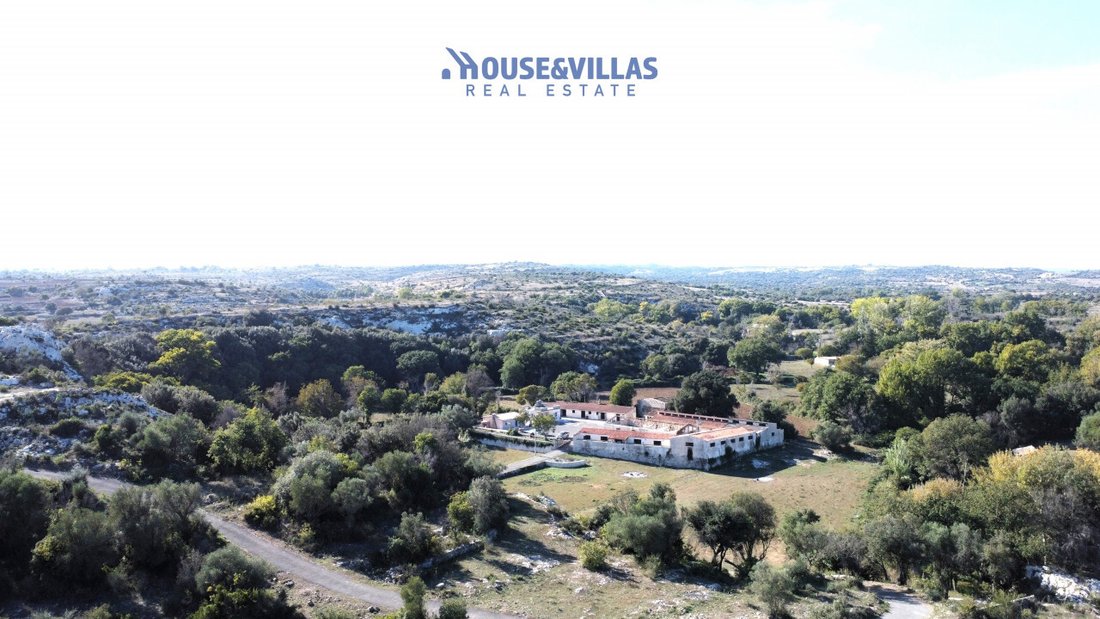 Villa in Noto, Sicily, Italy 3 - 17728411