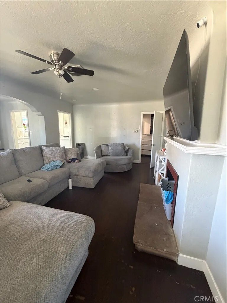 Midway City, California, United States 5 - 17730198
