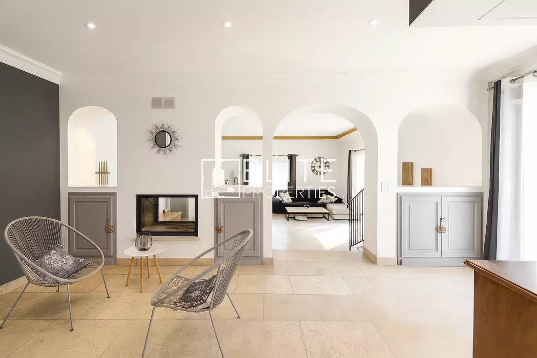 Villa in Grasse, Provence-Alpes-Côte d'Azur, France 5 - 17726879