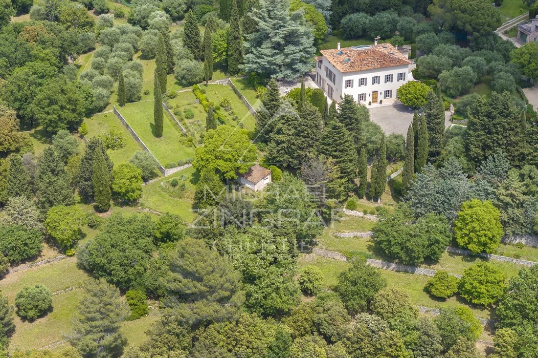 Villa in Grasse, Provence-Alpes-Côte d'Azur, France 3 - 14072934