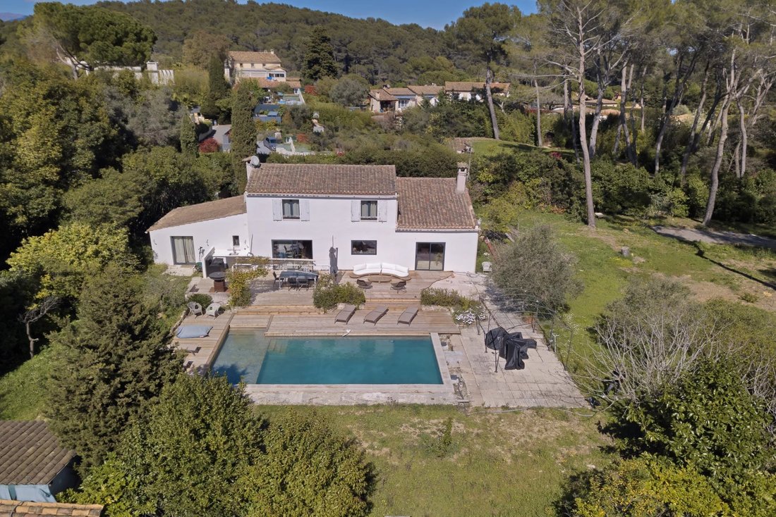 Villa in Mougins, Provence-Alpes-Côte d'Azur, France 2 - 17729372