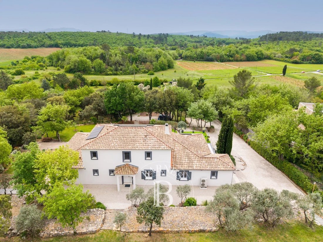 Villa in Est, Saint-Maximin-la-Sainte-Baume, France 3 - 15631682