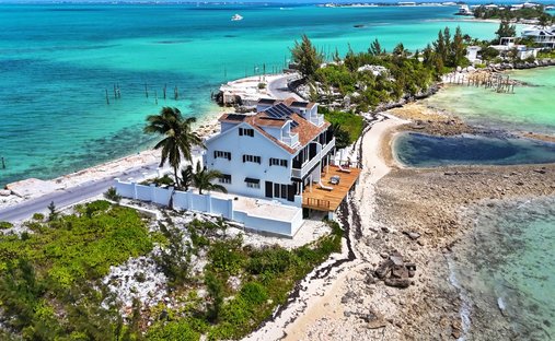 Villa in Marsh Harbour, Central Abaco, Bahamas 1