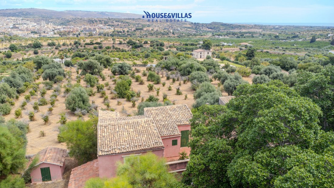 Villa in Noto, Sicily, Italy 3 - 17728416