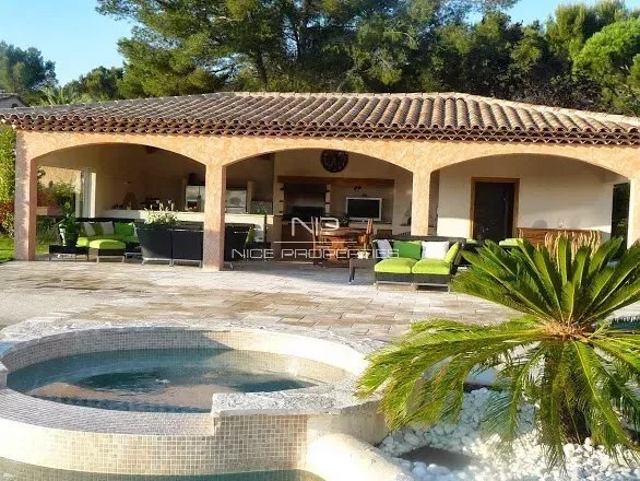 Estate in Mougins, Provence-Alpes-Côte d'Azur, France 5 - 17727677