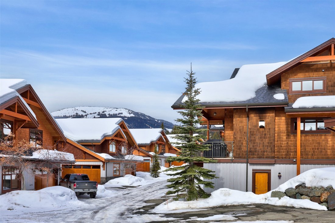 Townhouse in Sun Peaks, British Columbia, Canada 2 - 17731084