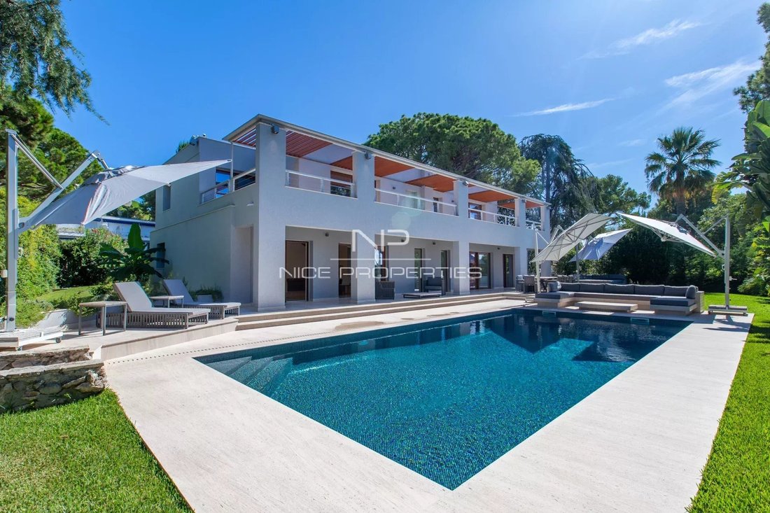 Estate in Saint-Jean-Cap-Ferrat, Provence-Alpes-Côte d'Azur, France 1 - 17727932