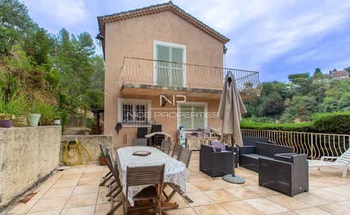 Villa in Nice, Provence-Alpes-Côte d'Azur, France 1
