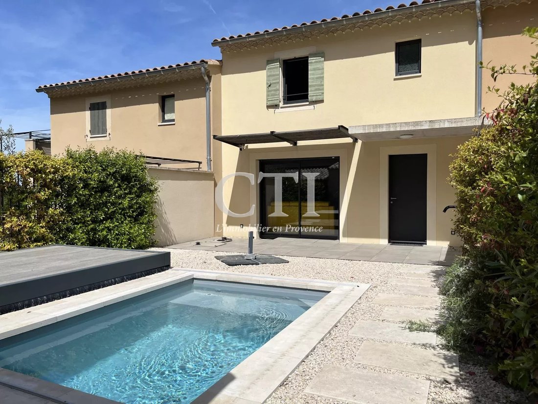 Townhouse in Gigondas, Provence-Alpes-Côte d'Azur, France 1 - 16844595